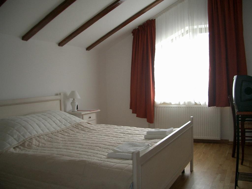 Pensiunea Funivia Săcele Habitación foto